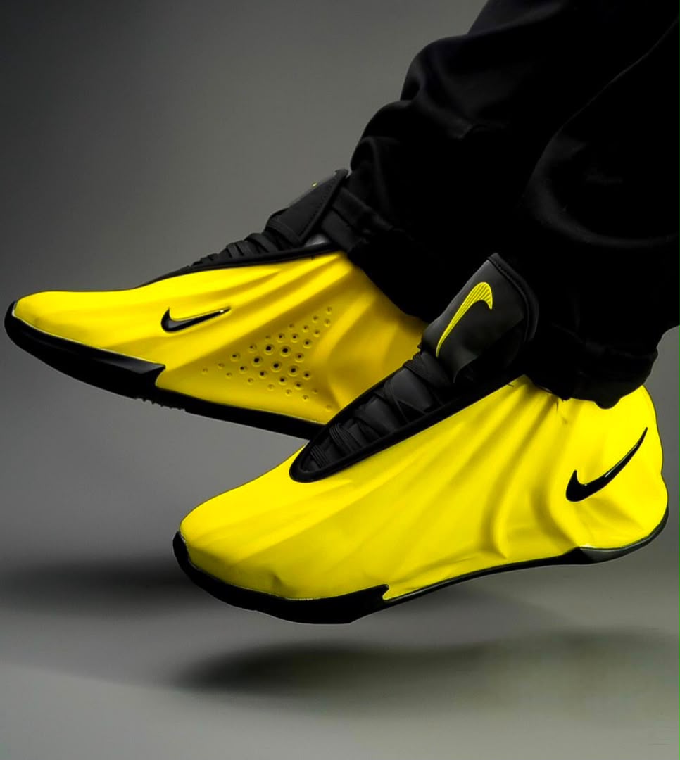 UNE Nike GT Future