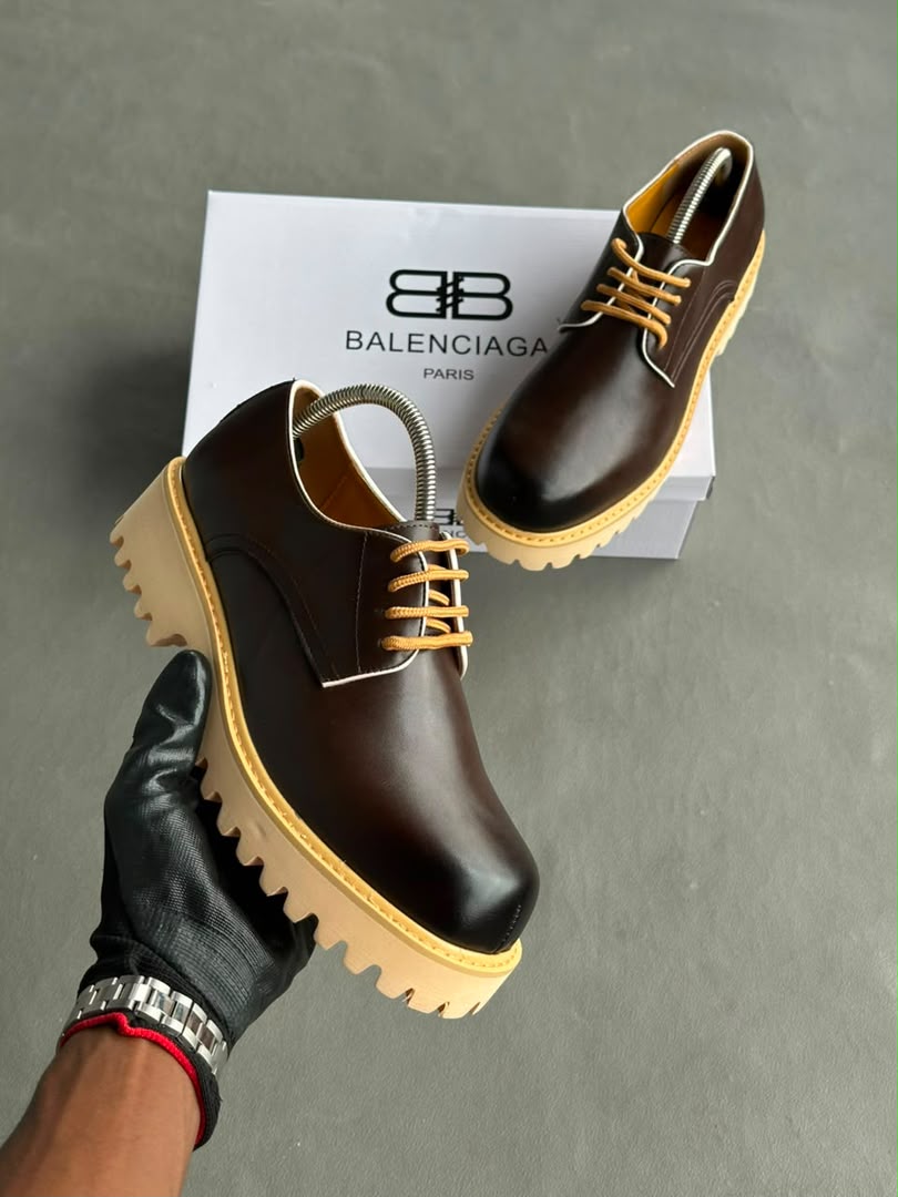 BALENCIAGA PARIS MARRON