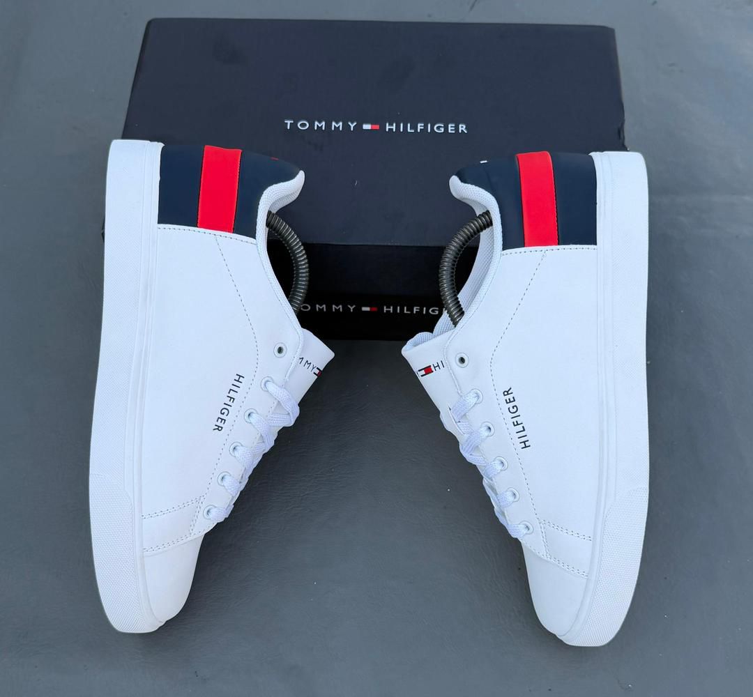 TOMMY HILFIGER