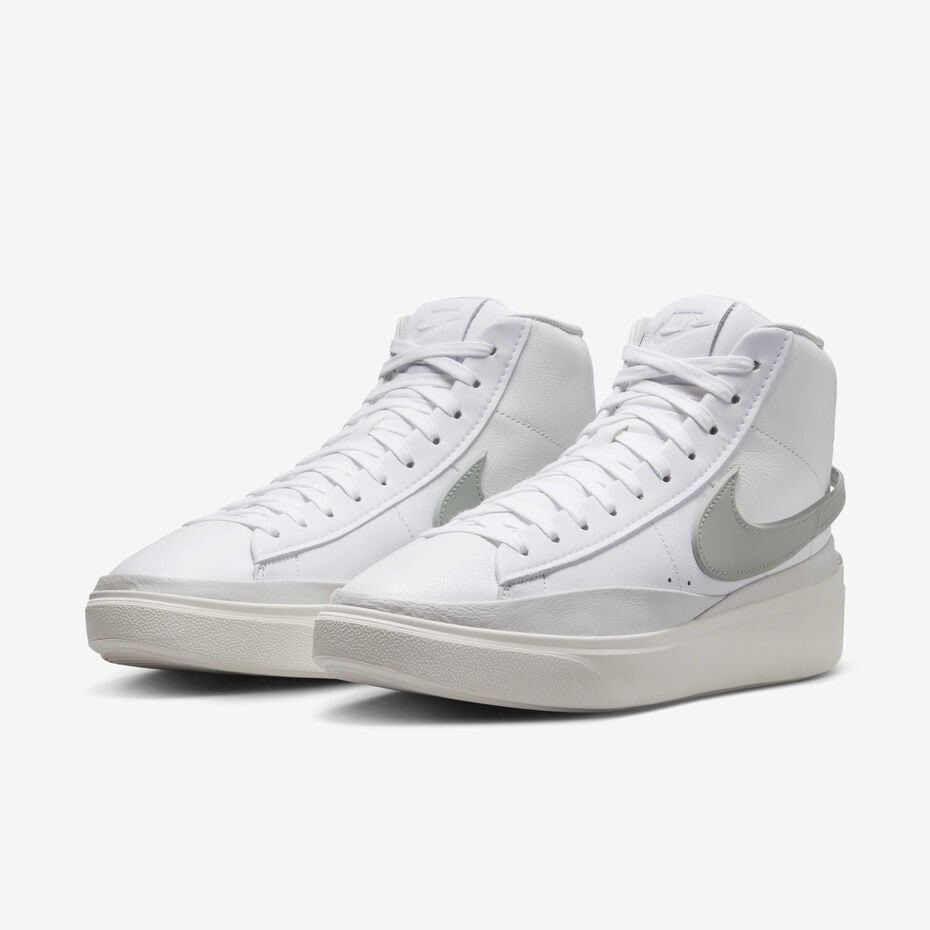 NIKE BLAZER