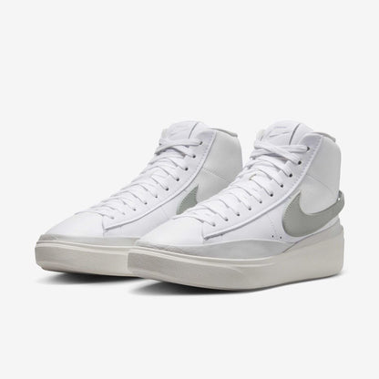 NIKE BLAZER