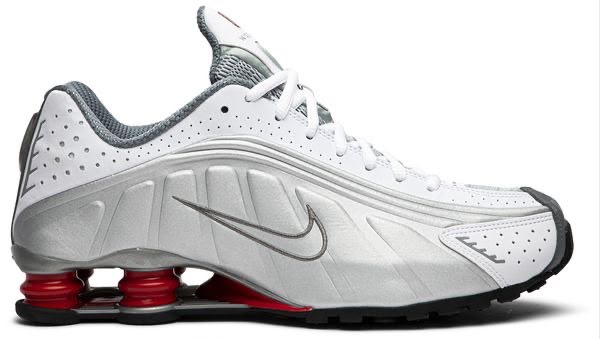 NIKE SHOXE R4
