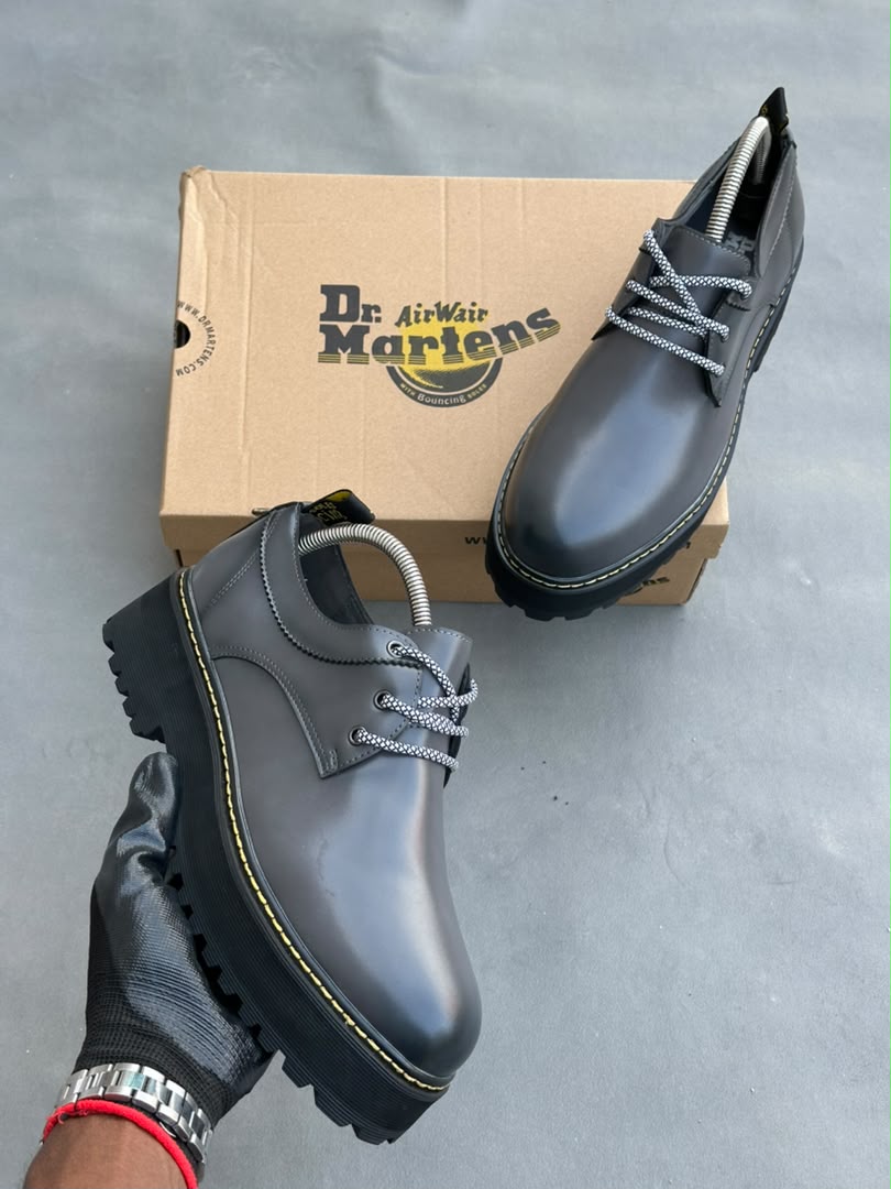 ,DR MARTENS GRIS