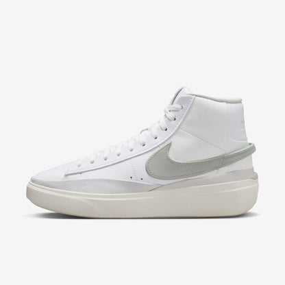 NIKE BLAZER