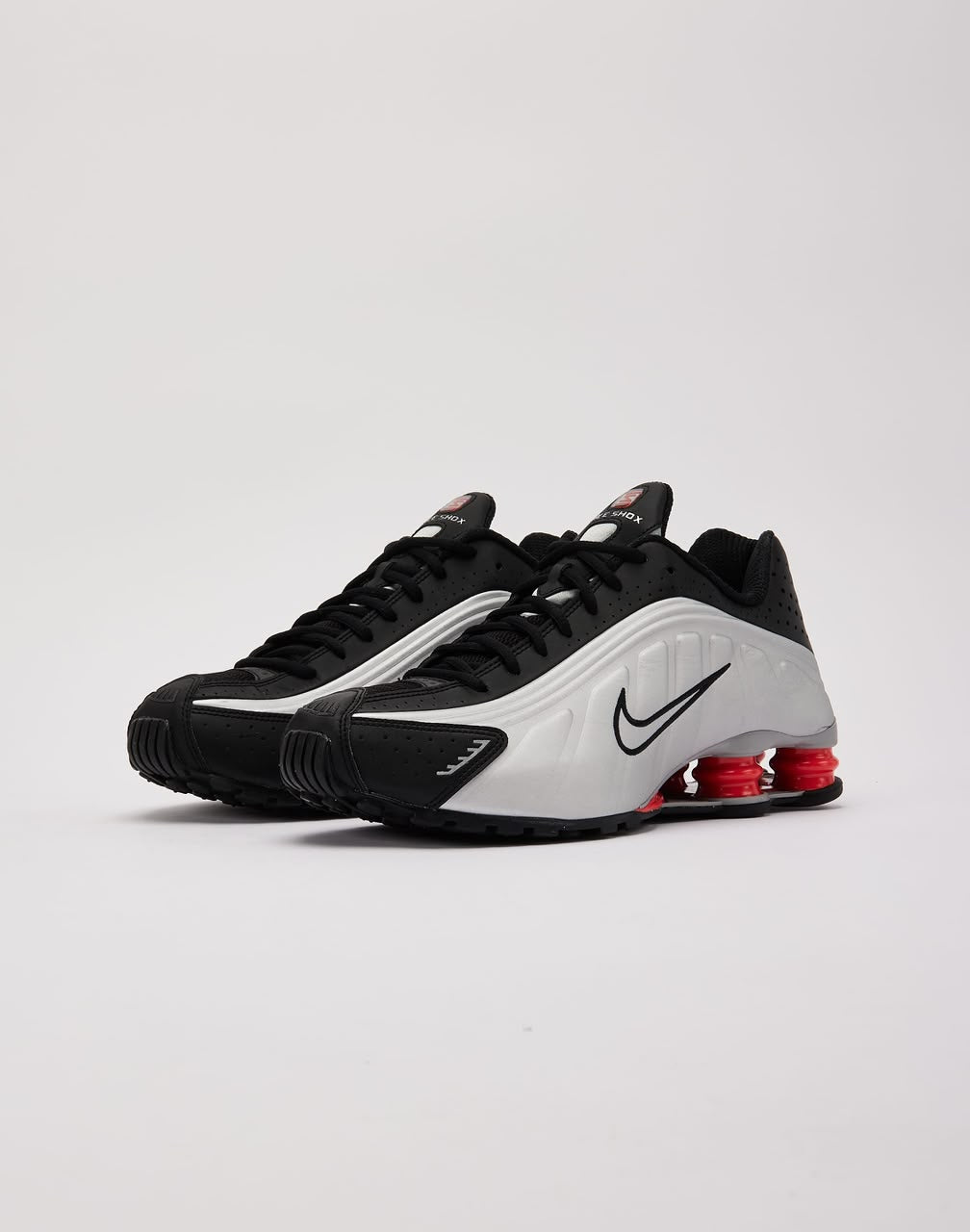 NIKE SHOXE R4