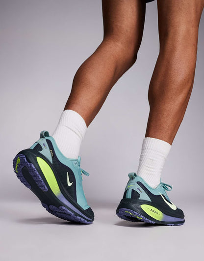 NIKE VOMERO 18