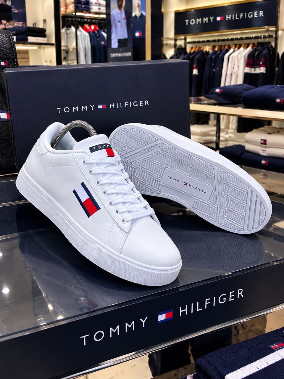 TOMMY HILFIGER
