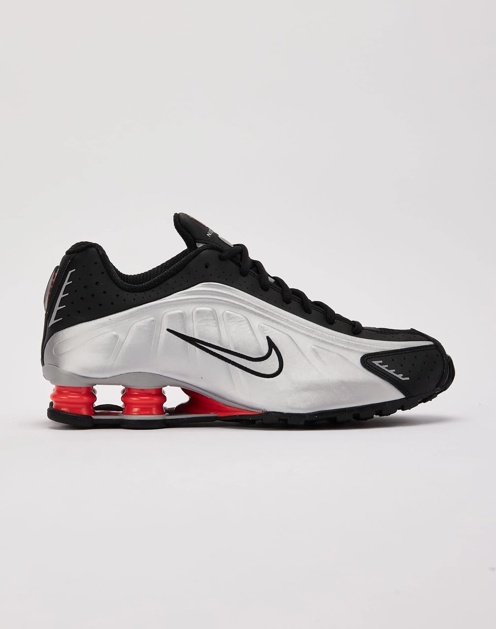 NIKE SHOXE R4