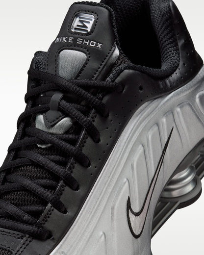 NIKE SHOXE R4