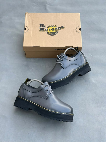 ,DR MARTENS GRIS