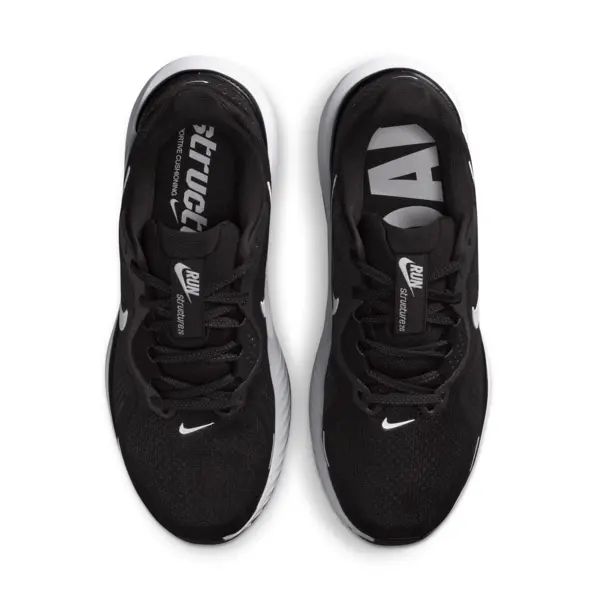 NIKE STRUCTURE 26