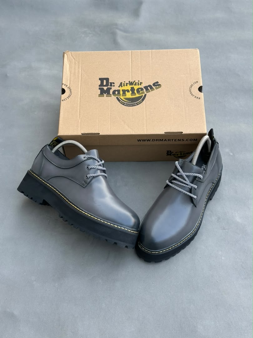 ,DR MARTENS GRIS