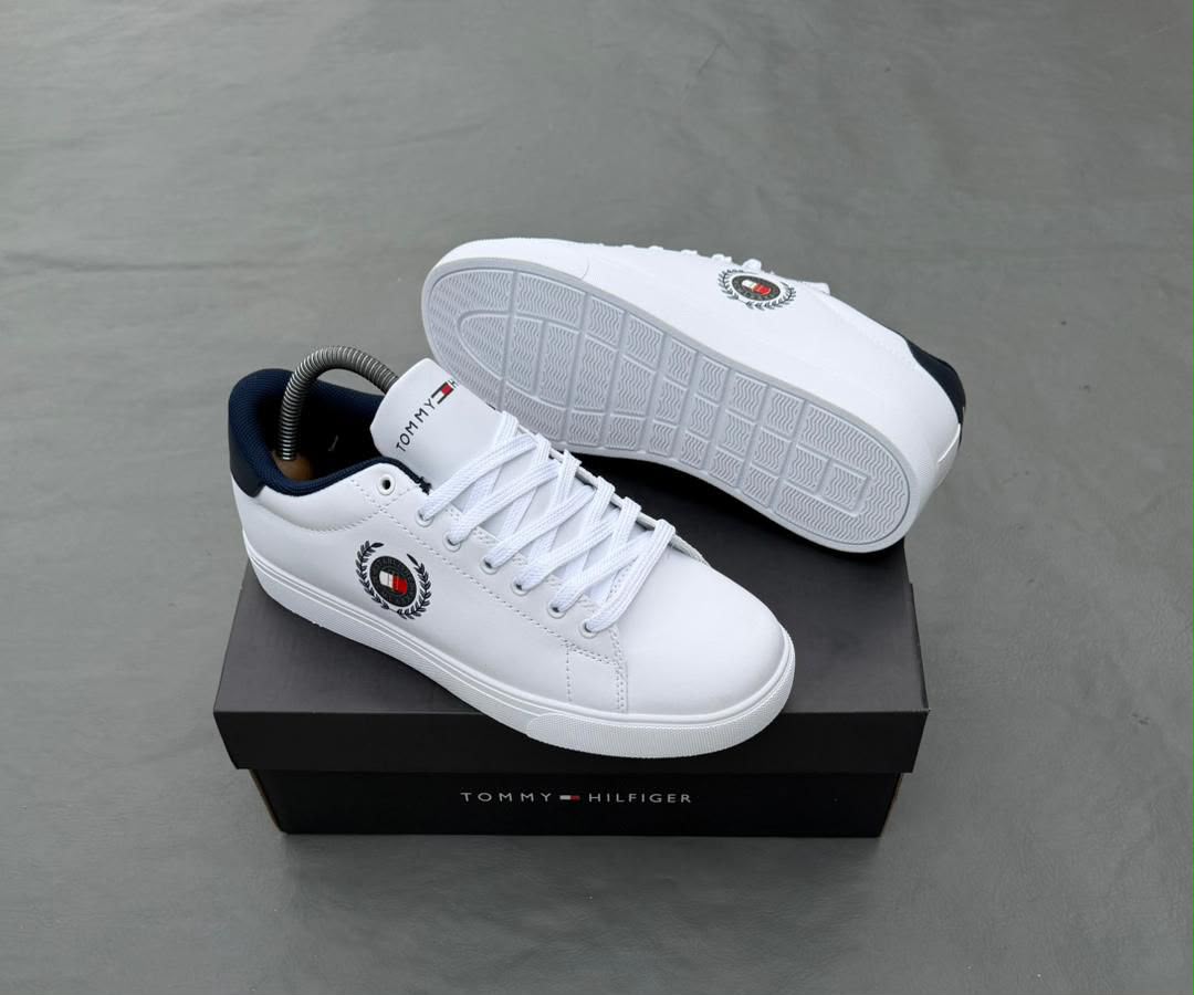 TOMMY HILFIGER 1