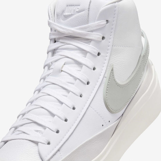 NIKE BLAZER