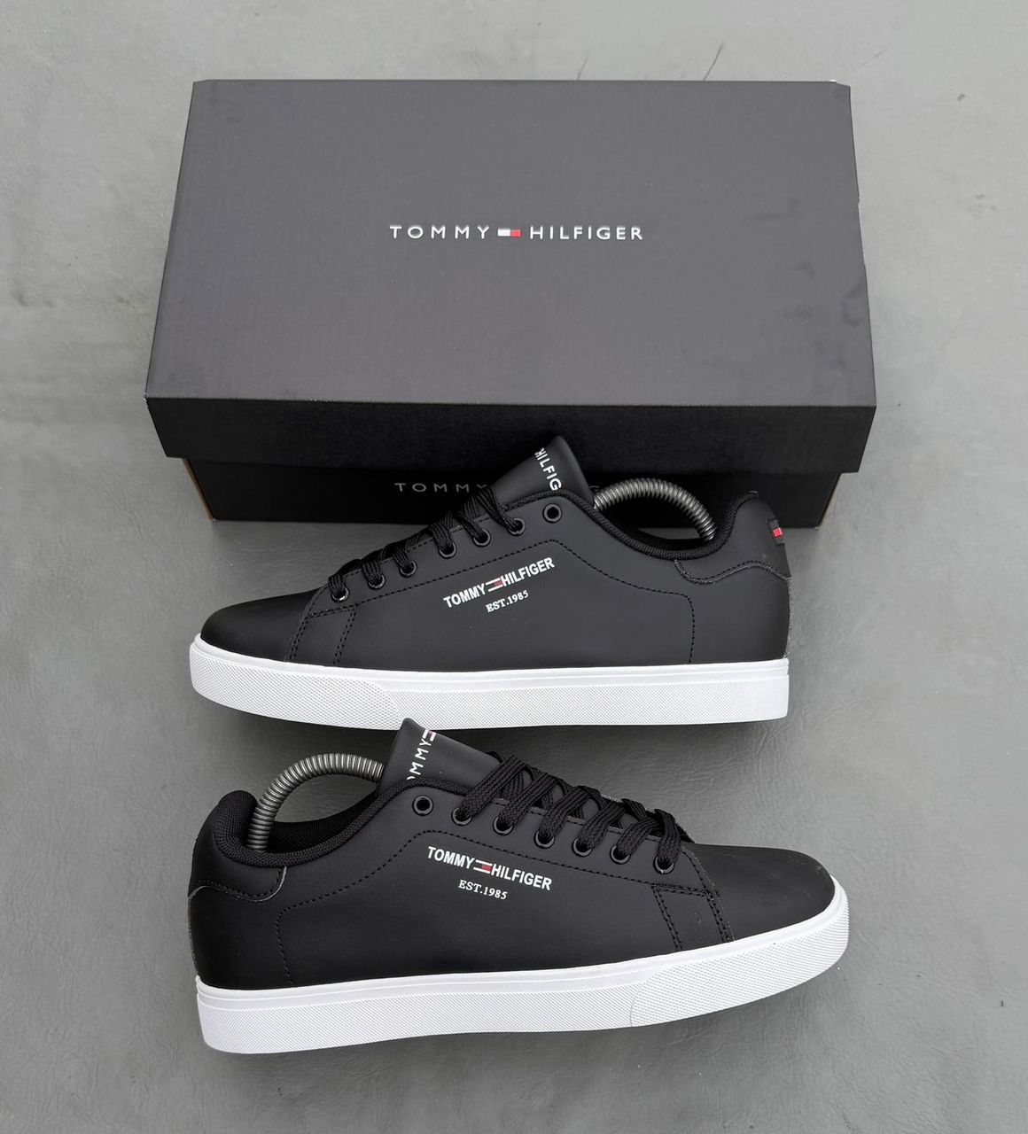 Tommy Hilfiger