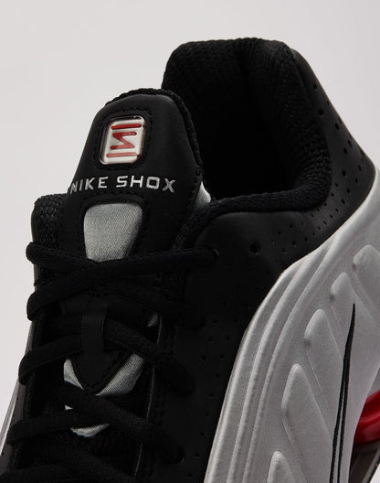 NIKE SHOXE R4