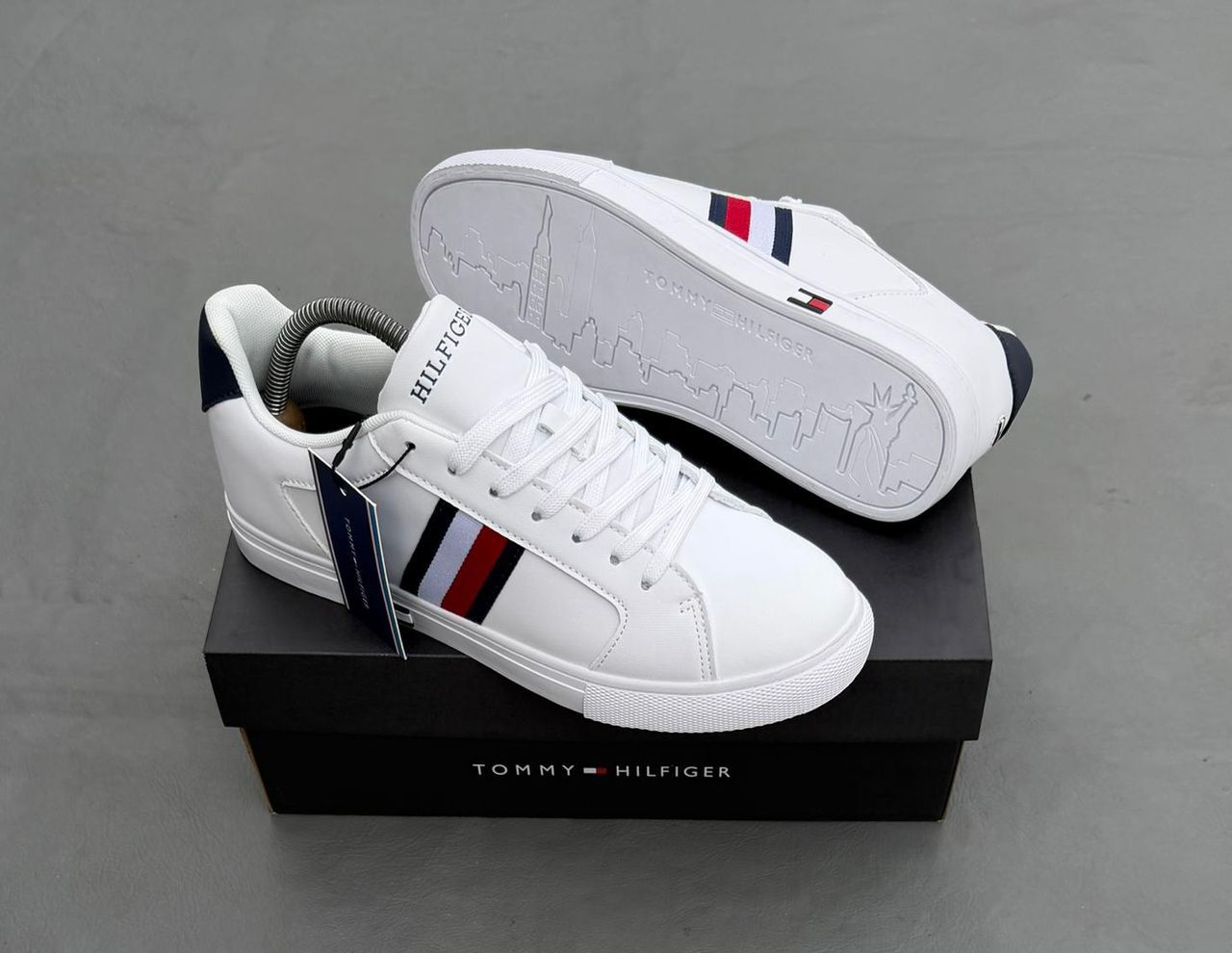 Tommy Hilfiger
