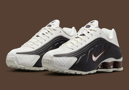 NIKE SHOX R4