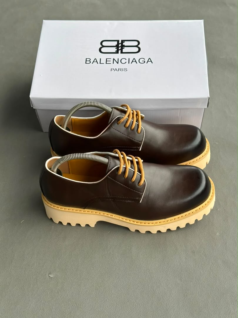 BALENCIAGA PARIS MARRON