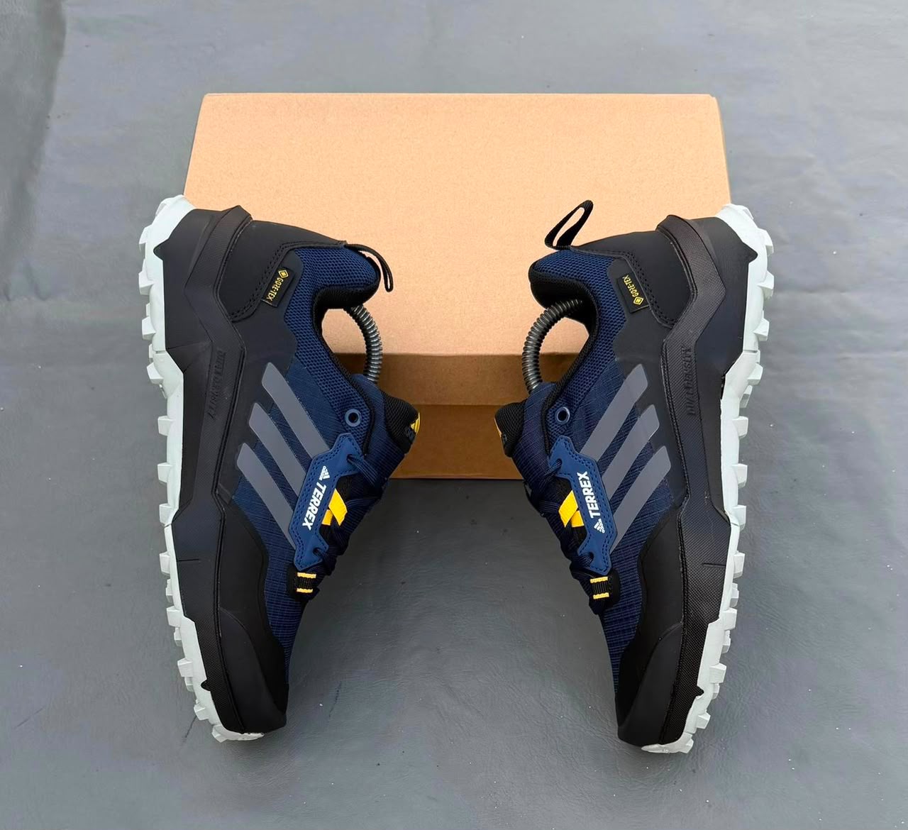 ADIDAS TERREX AX4